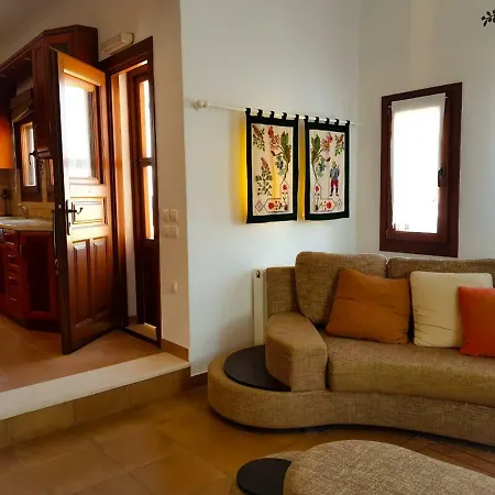 Sunshine House For 9, Cozy Set Up,verandas, Sea View.