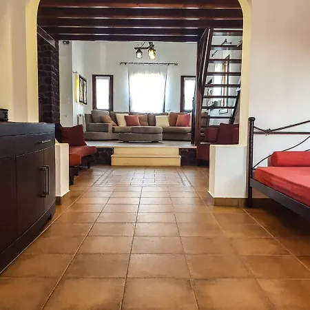 Sunshine House For 9, Cozy Set Up,verandas, Sea View. * Karterados (Santorini)