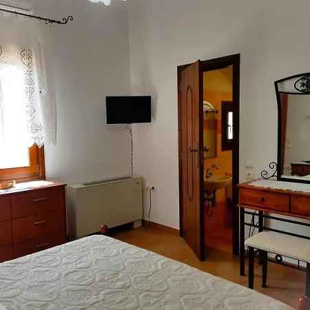 Holiday home Sunshine House For 9, Cozy Set Up,verandas, Sea View.